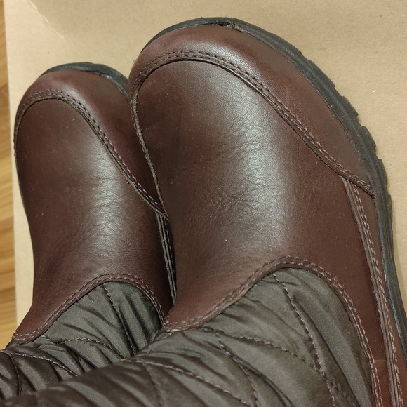 UGG SNOWPEAK WATERPROOF BOOTS 9 - Picture 3 of 10